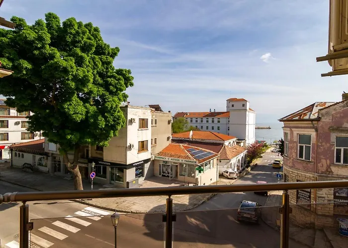 Apartment D'arte Balchik